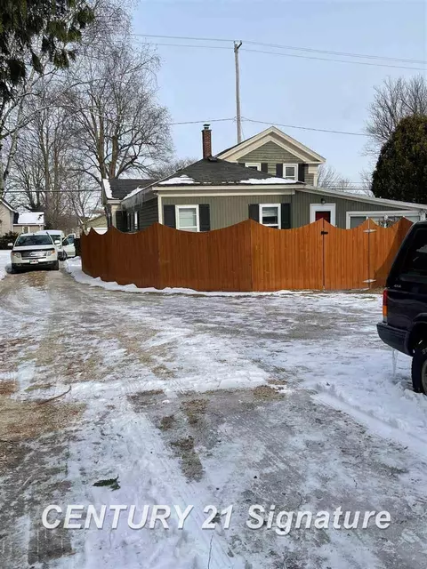 306 E Maple, Holly, MI 48442 photo 10