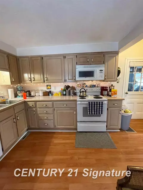306 E Maple, Holly, MI 48442 photo 26