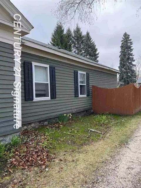 306 E Maple, Holly, MI 48442 photo 6