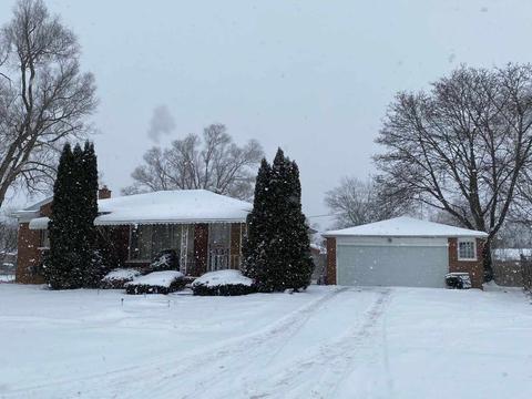5601 Griggs Dr, Flint, MI 48504 photo 1