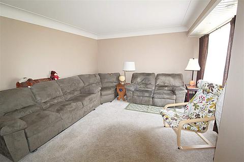 2826 Comanche Ave, Flint, MI 48507 photo 4