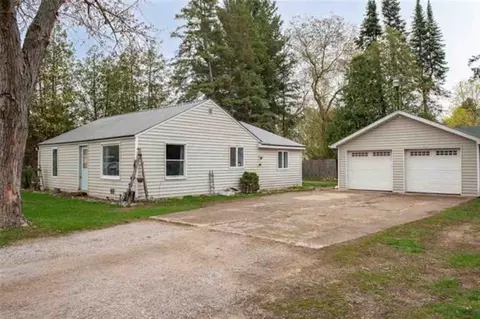 905 Chatterton, Gladwin, MI 48624 photo 1
