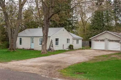905 Chatterton, Gladwin, MI 48624 photo 2