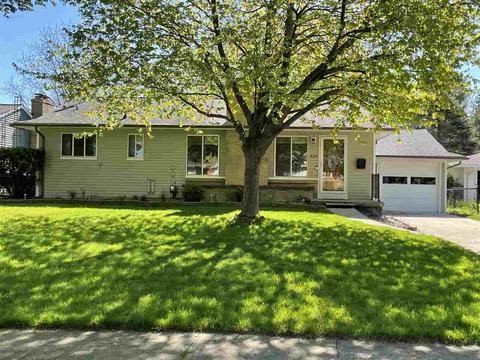424 Joyce Dr, Flushing, MI 48433 photo 1
