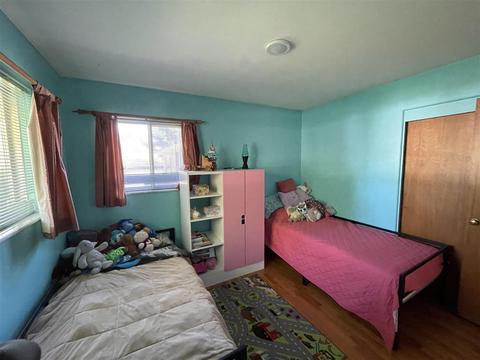 424 Joyce Dr, Flushing, MI 48433 photo 5