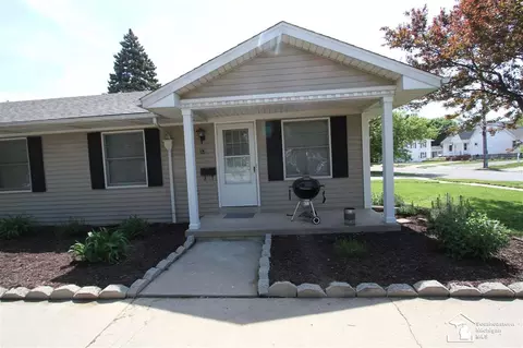 33 E Willow, Monroe, MI 48162 photo 2