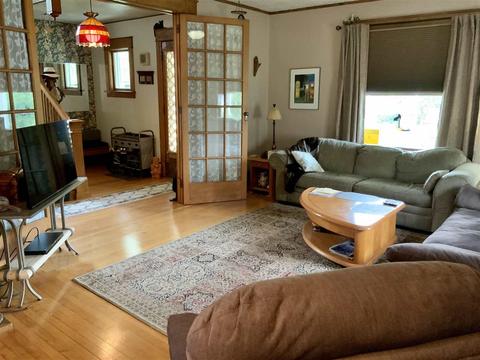 615 E 2nd St, Flint, MI 48503 photo 2