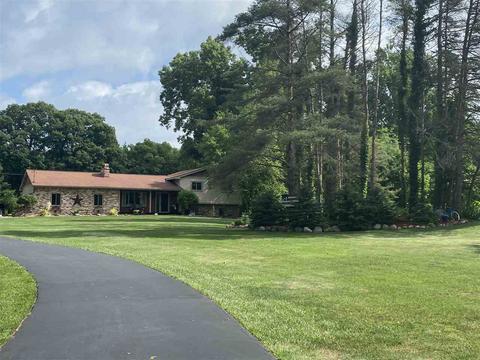 5221 E Vienna Rd, Clio, MI 48420 photo 2