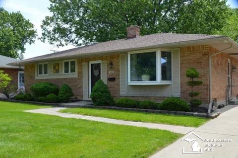 308 Donnalee Dr, Monroe, MI 48162 photo 2
