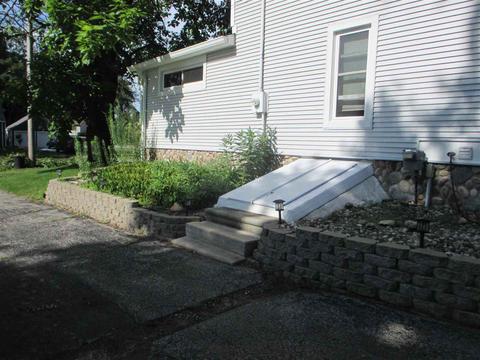 519 Chamberlain, Flushing, MI 48433 photo 3