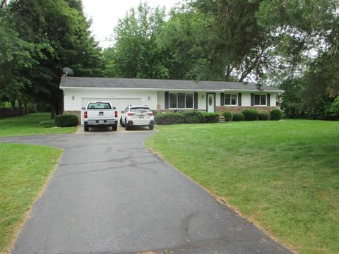 8243 W Coldwater Rd, Flushing, MI 48433 photo 2