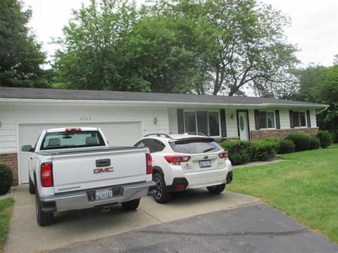 8243 W Coldwater Rd, Flushing, MI 48433 photo 3