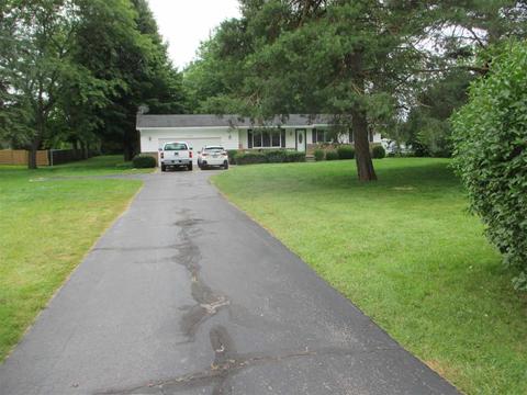 8243 W Coldwater Rd, Flushing, MI 48433 photo 1