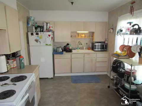 716 Smith, Monroe, MI 48161 photo 7