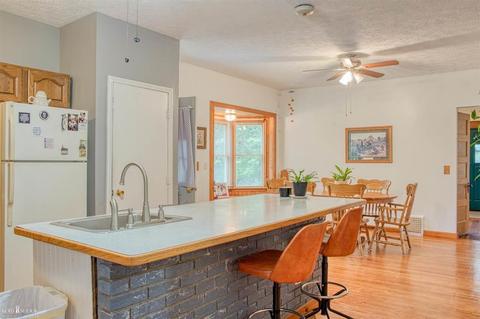 1209 E Oliver, Owosso, MI 48867 photo 4
