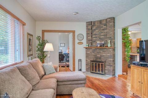 1209 E Oliver, Owosso, MI 48867 photo 9