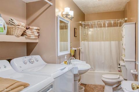 1209 E Oliver, Owosso, MI 48867 photo 7