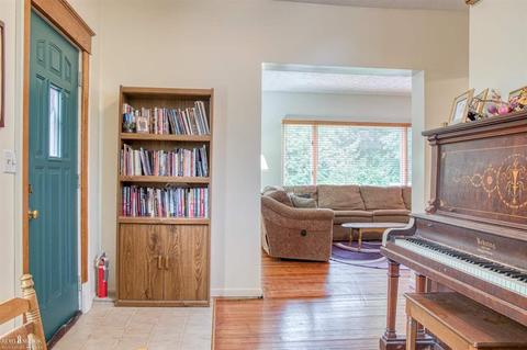 1209 E Oliver, Owosso, MI 48867 photo 13