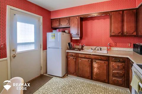 1119 River Forest Dr, Flint, MI 48532 photo 9
