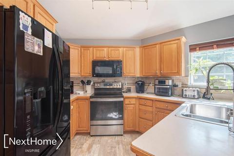 408 River Woods, Flushing, MI 48433 photo 9
