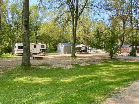 710 Big Oaks, Gladwin, MI 48624 photo 2