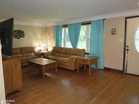 9063 Coughlin Dr, Davison, MI 48423 photo 8