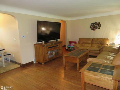 9063 Coughlin Dr, Davison, MI 48423 photo 7