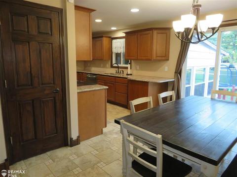 9063 Coughlin Dr, Davison, MI 48423 photo 5