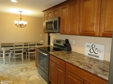 9063 Coughlin Dr, Davison, MI 48423 photo 4