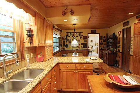 5305 Chickasaw Trl, Flushing, MI 48433 photo 18