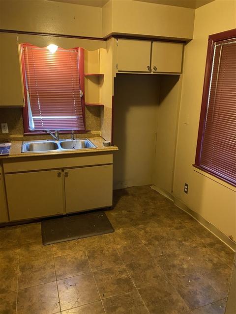 4820 Edwards Ave, Flint, MI 48505 photo 9