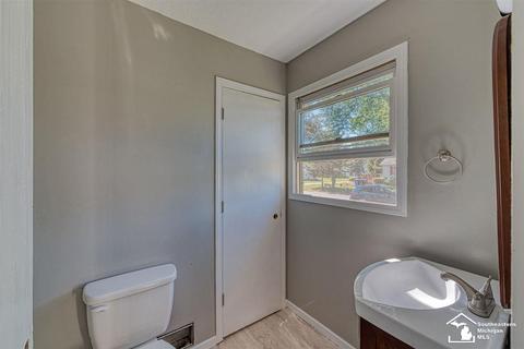 2050 Bronson, Monroe, MI 48162 photo 16
