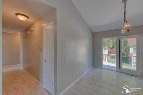 2050 Bronson, Monroe, MI 48162 photo 7