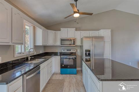 2050 Bronson, Monroe, MI 48162 photo 3