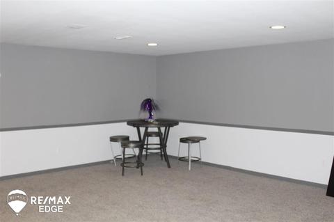 813 Columbia Dr, Flint, MI 48503 photo 9
