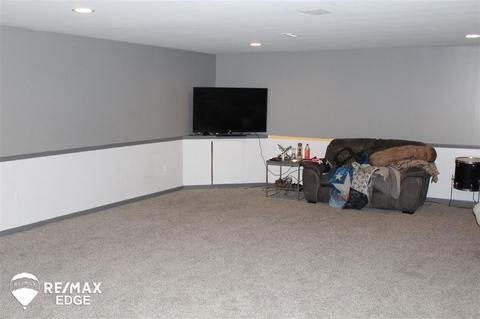 813 Columbia Dr, Flint, MI 48503 photo 10