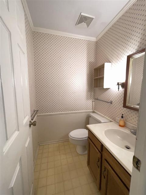 2004 Crestbrook Ln, Flint, MI 48507 photo 20