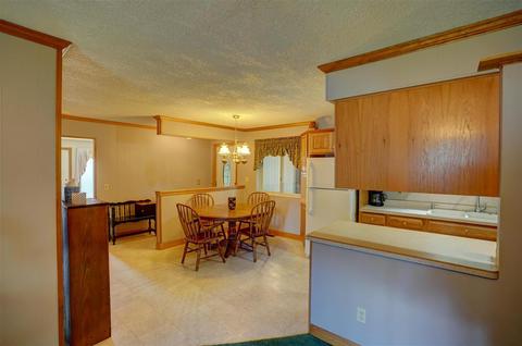 4425 Crampton Cir, Flint, MI 48506 photo 9