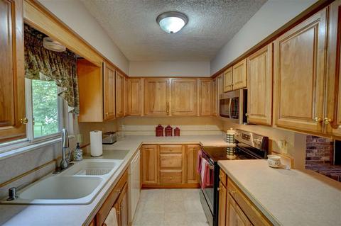 4425 Crampton Cir, Flint, MI 48506 photo 13