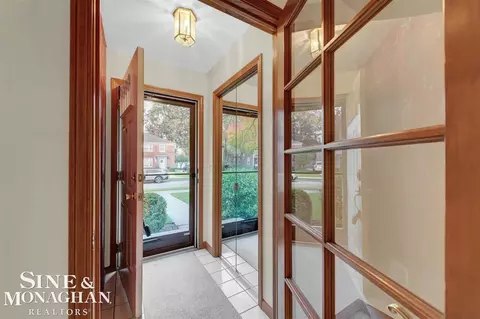 856 Neff, Grosse Pointe, MI 48230 photo 2