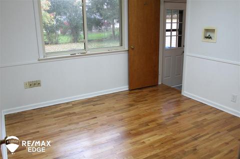 359 North Dr, Davison, MI 48423 photo 3