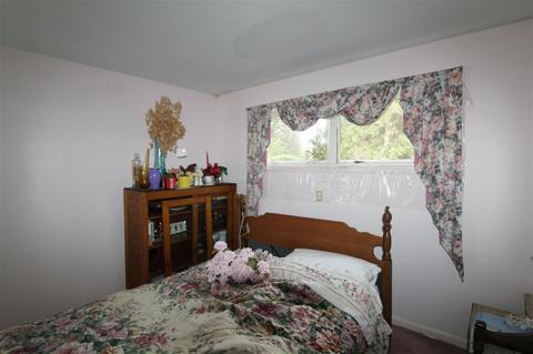 6094 River Rd, Flushing, MI 48433 photo 9
