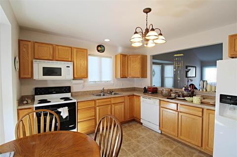 6350 Queens Ct, Flushing, MI 48433 photo 5