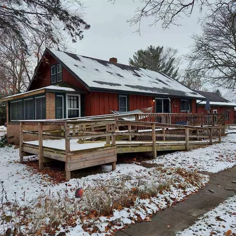 414 N Rainbow, Clare, MI 48617 photo 1