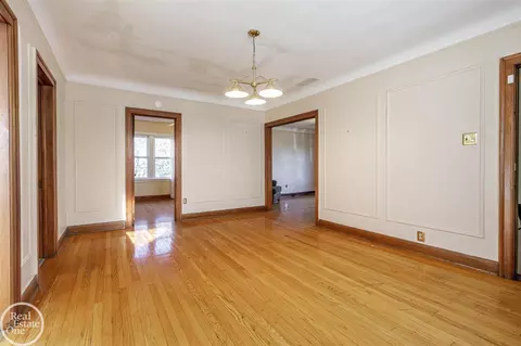 795 St Clair, Grosse Pointe, MI 48230 photo 16