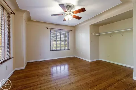 795 St Clair, Grosse Pointe, MI 48230 photo 17