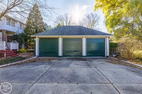 795 St Clair, Grosse Pointe, MI 48230 photo 4