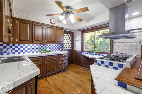 795 St Clair, Grosse Pointe, MI 48230 photo 11