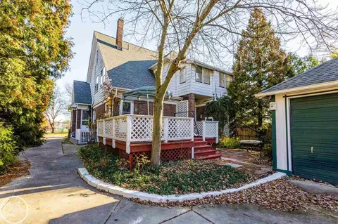 795 St Clair, Grosse Pointe, MI 48230 photo 6