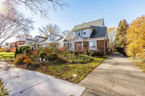 795 St Clair, Grosse Pointe, MI 48230 photo 1
